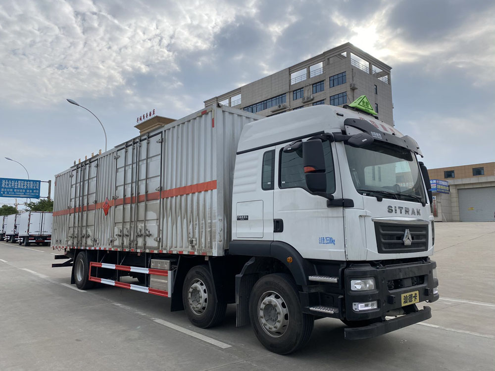 易燃液體廂式運(yùn)輸車，廂式運(yùn)輸車，楚勝汽車集團(tuán)